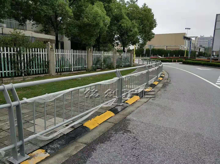 道路护栏
